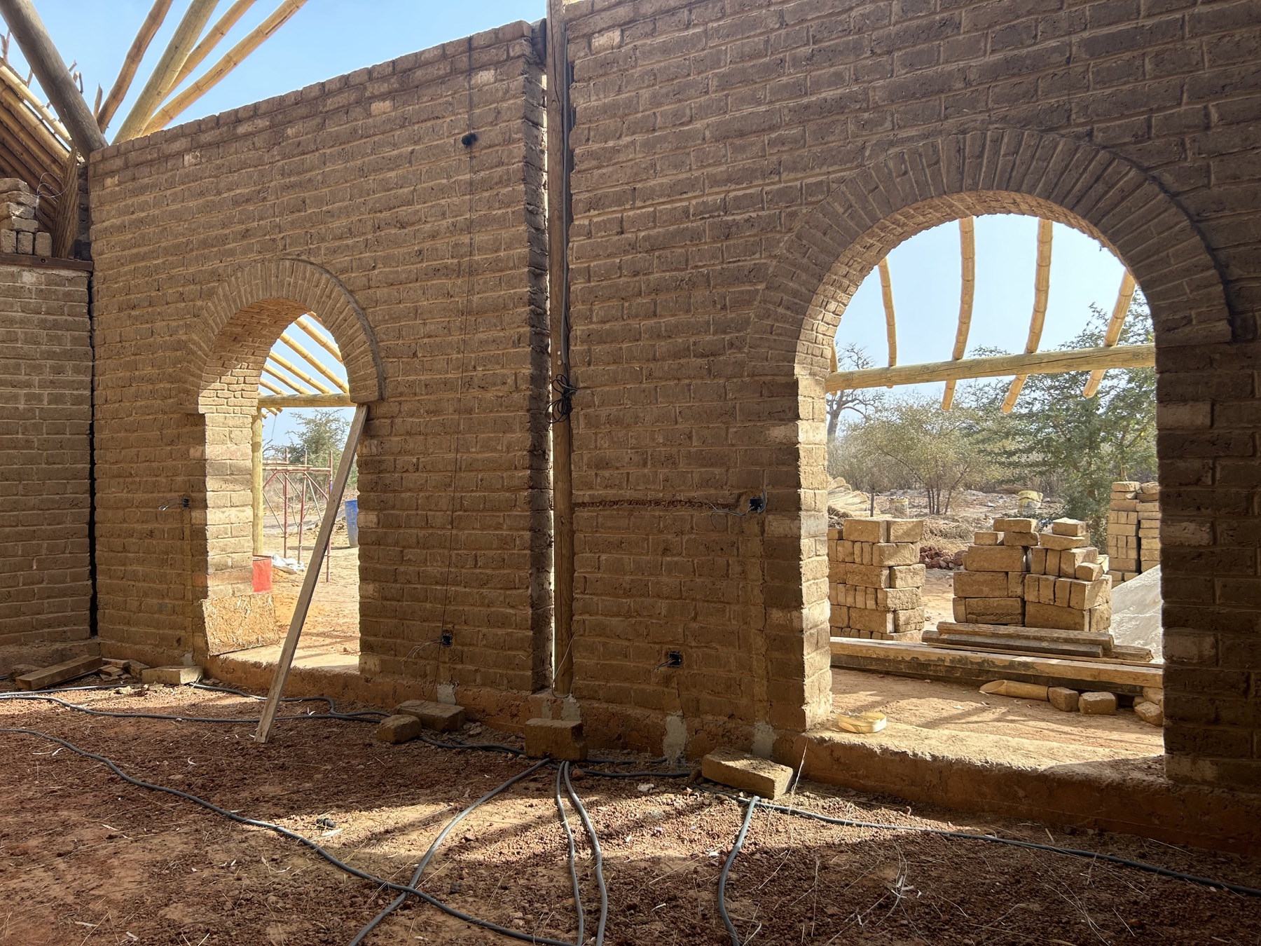 Interior arches in raw earth bricks
